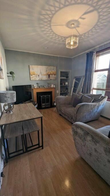 Lovely 2 Bedroom Apartment In Heart Of Dundee Exterior photo